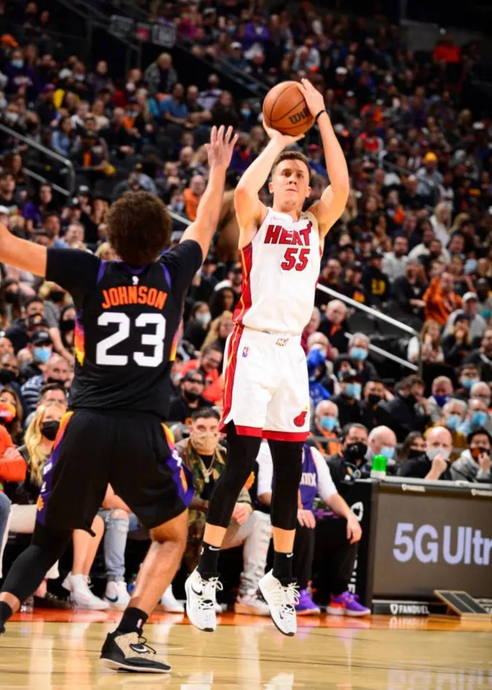 热火客场霸气取胜，一路领先高居榜首