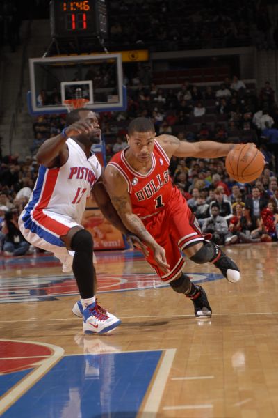 IM体育动画直播通道-持球停不了脚步，晋级半决赛拔高突进