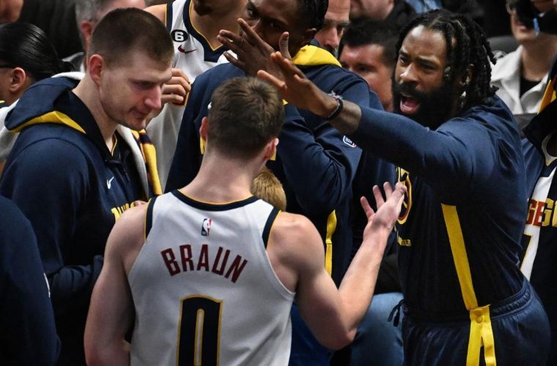 IM体育下载-公牛客场击败掘金，结束两连败止住颓势