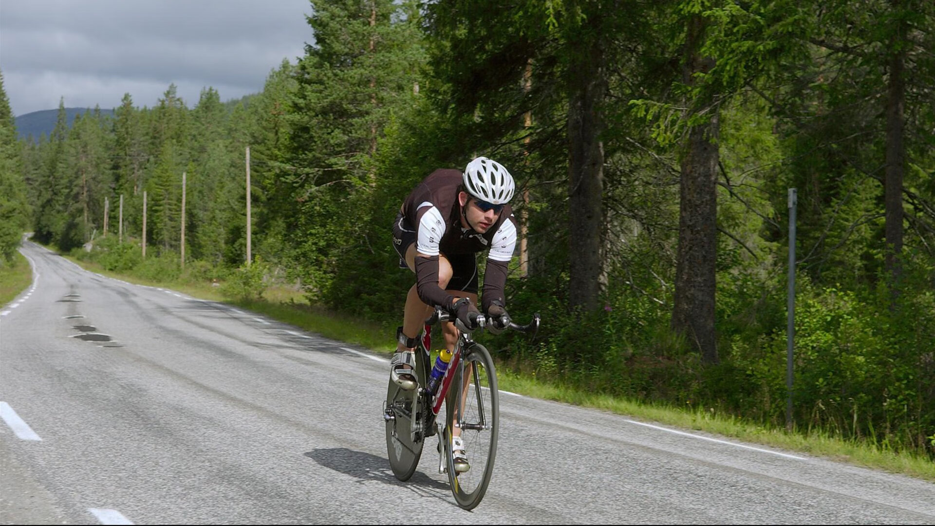 IM体育App下载-欧冠决赛焦点战，玻利维亚冲垮曼城，改写历史的奇迹之夜