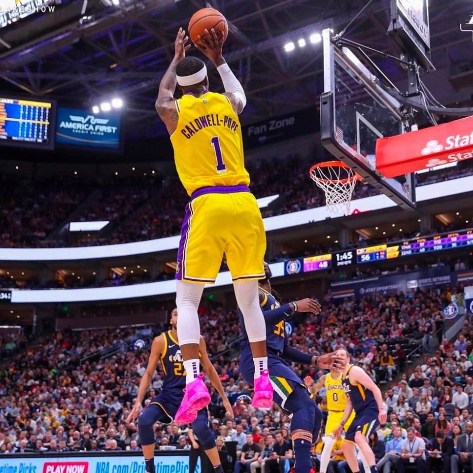 IM体育赛事直播入口-爵士全队防守崩溃，输给鹈鹕遭三连败