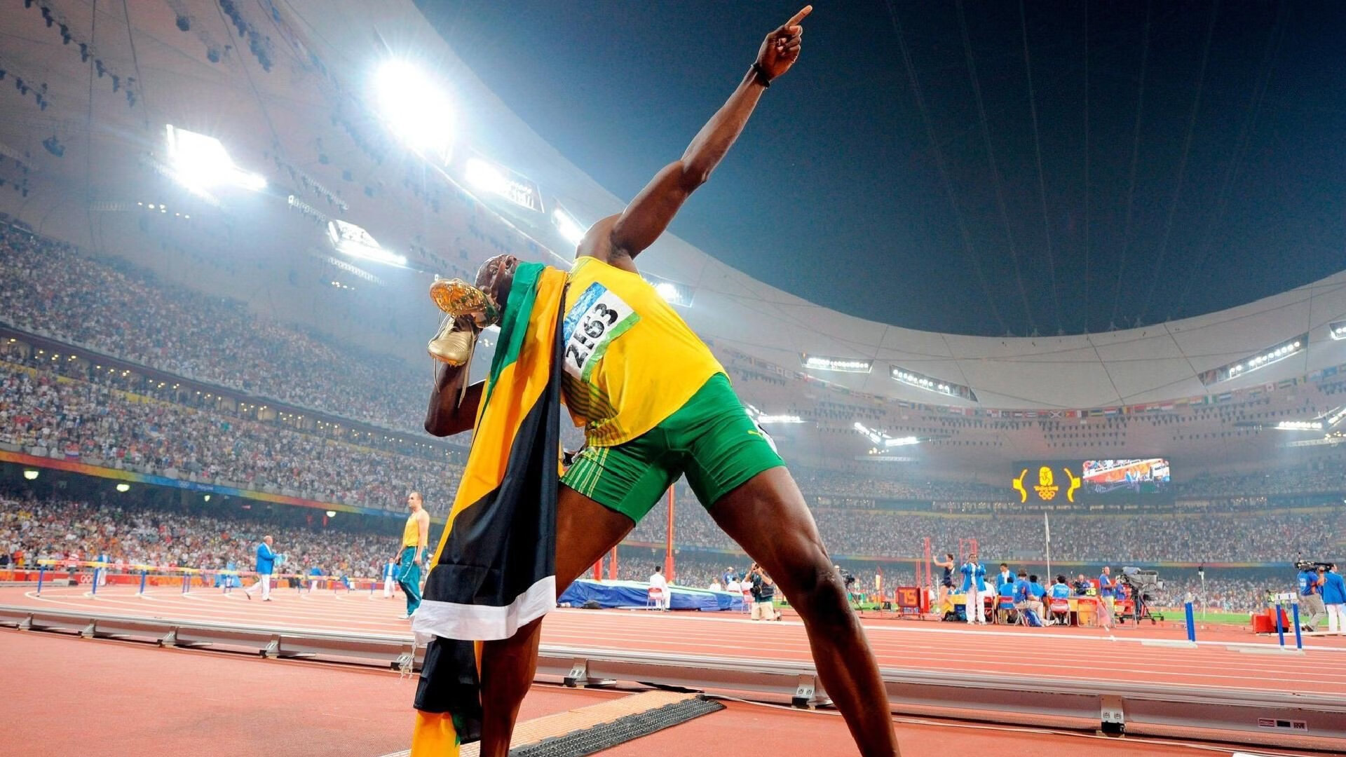 乌拉圭最后时刻击败里昂，克瓦拉茨赫利亚成为关键先生